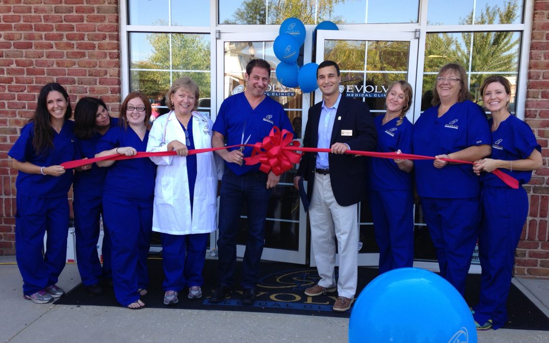 Dr. Michael Freedman and Mayor Mike Pantelides at Evolve Medical's Grand Opening Ribbon Cutting
